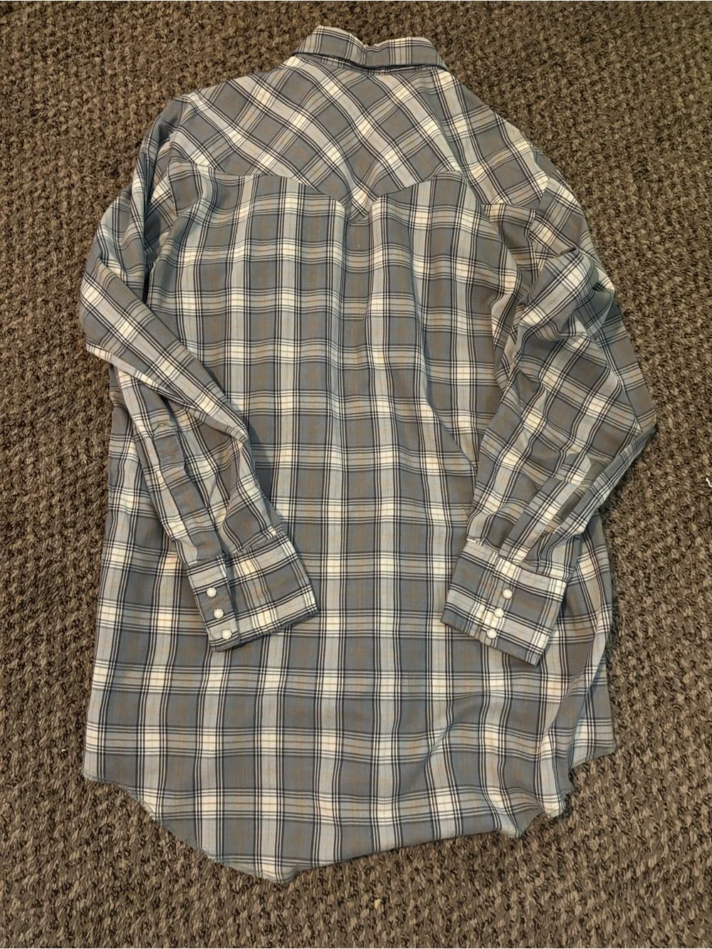 Bundle Of (2) Western Style Button Up Shirts w/Pearl Snaps-Lg